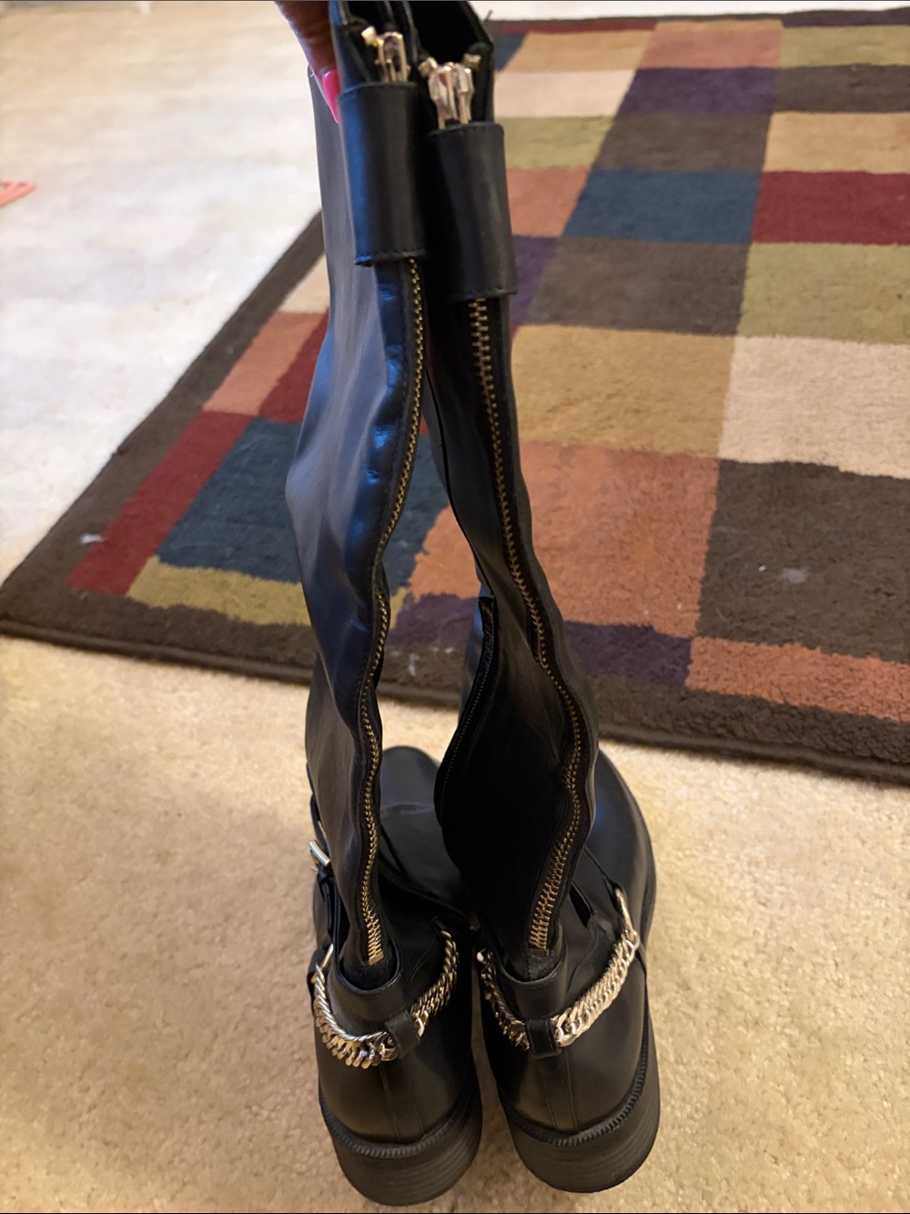 Enzo Angioluni Black Leather Knee-High Riding Boots with Chain Detail - Picture 5 of 8